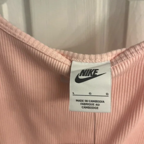 Nike Women Athletic Dress. NWT. - Picture 2 of 3